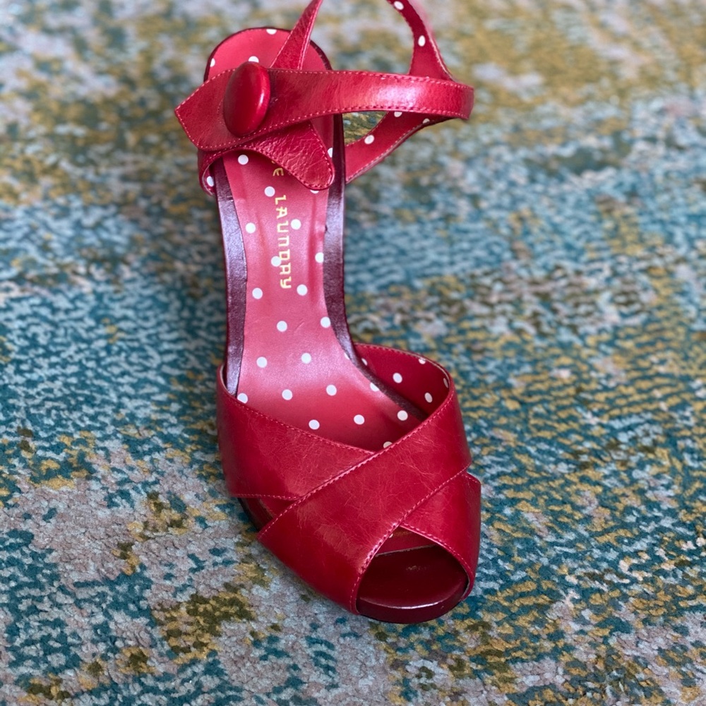 Chineese Laundry heels